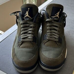 Air Jordan Retro 4 Olive Green Sneakers